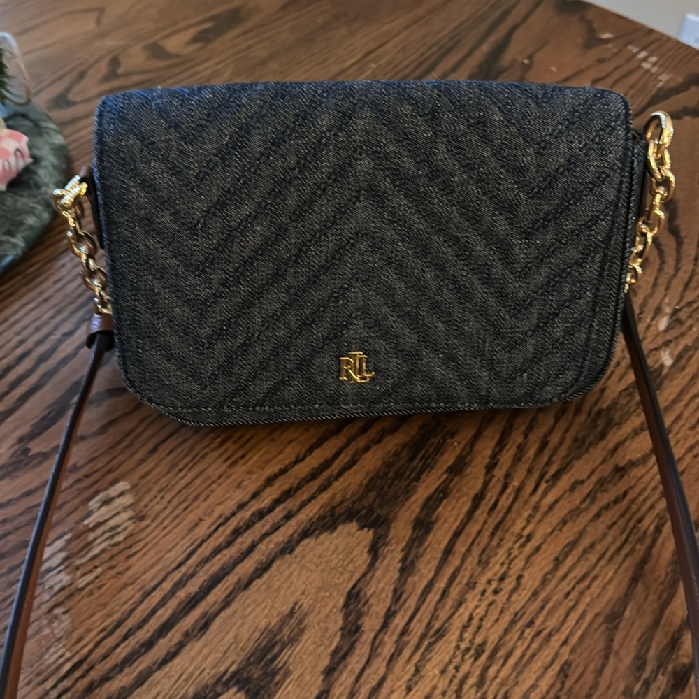 This is a very gently used Ralph Lauren cross body denim purse